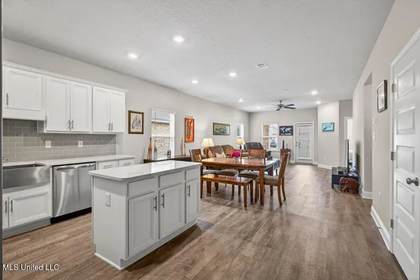 $279,000 | 1052 Whimbrel Court, Ocean Springs, MS 39564