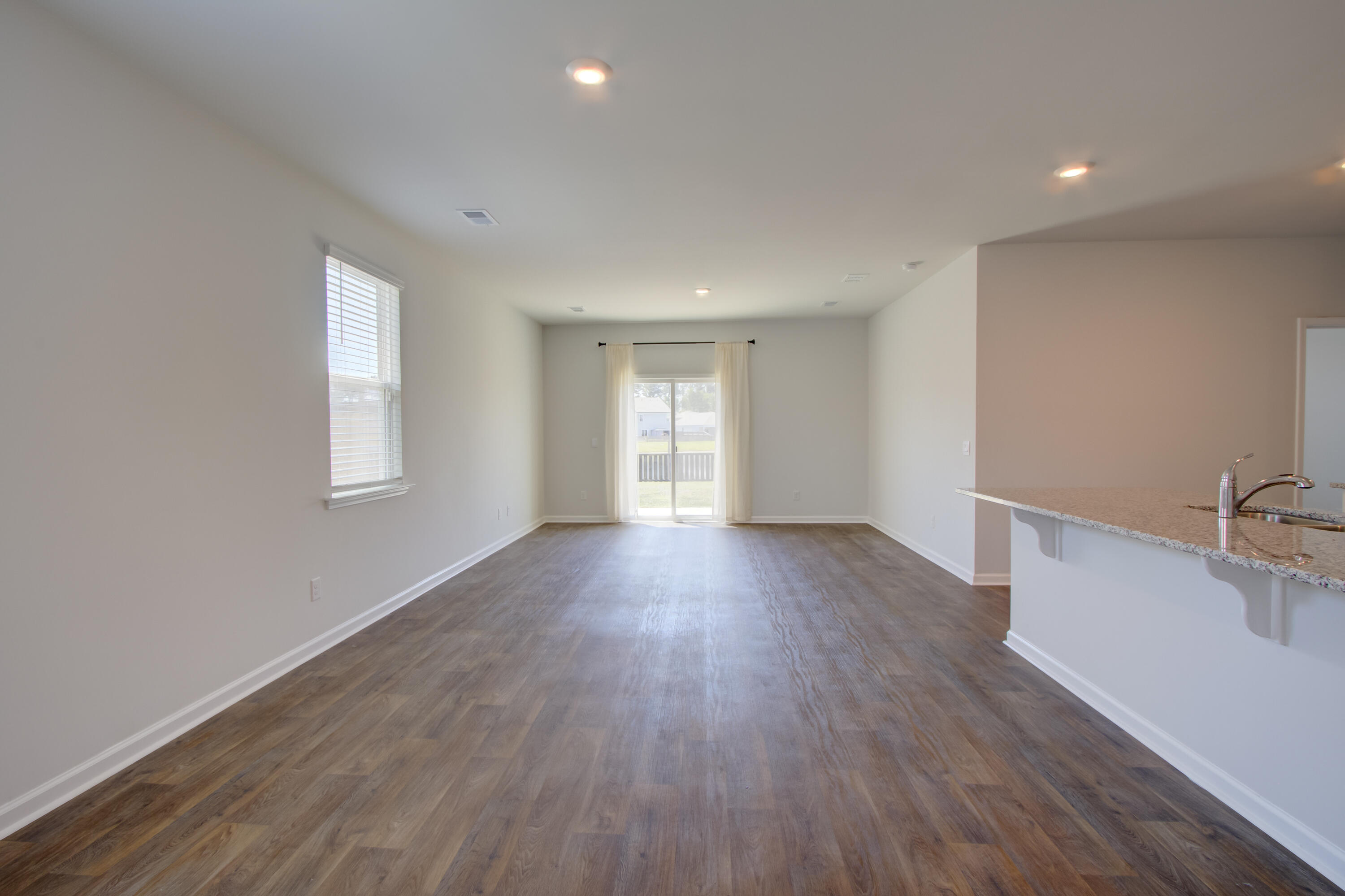 729 Long Blf Road Summerville, SC 29486 - Photo 9 of 33 05142026-018