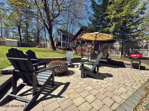 $575,000 | 247 Maple Avenue, Saratoga Springs, NY 12866