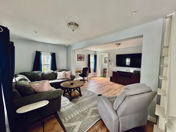 $575,000 | 247 Maple Avenue, Saratoga Springs, NY 12866