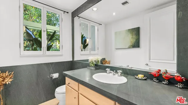 $23,950 | 1368 Vireo Drive, Los Angeles, CA 90069