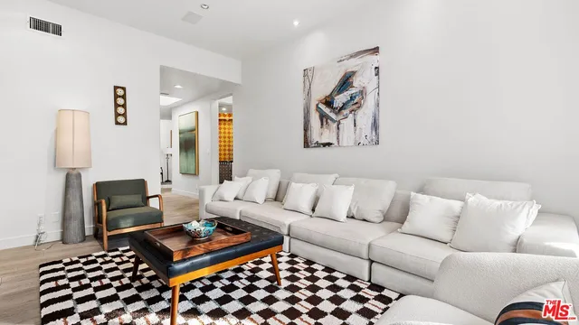 $23,950 | 1368 Vireo Drive, Los Angeles, CA 90069