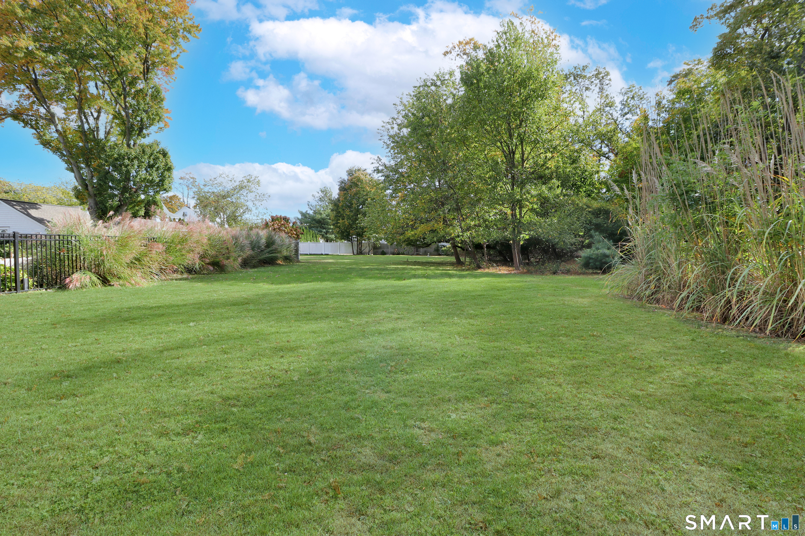 372 Rowland Road Fairfield, CT 06824 - Photo 33 of 37