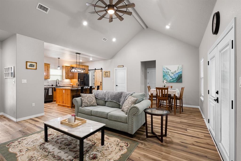 1446 Faulkner Road Sunset, TX 76270 - Photo 12 of 40