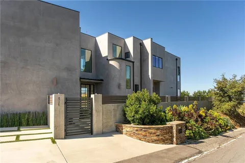 $3,295,000 | 717 Latigo Canyon Road, Malibu, CA 90265