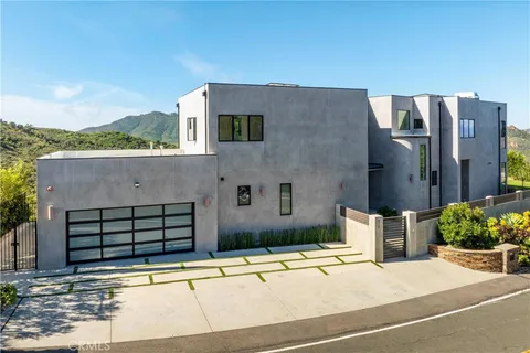 $3,295,000 | 717 Latigo Canyon Road, Malibu, CA 90265