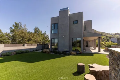 $3,295,000 | 717 Latigo Canyon Road, Malibu, CA 90265