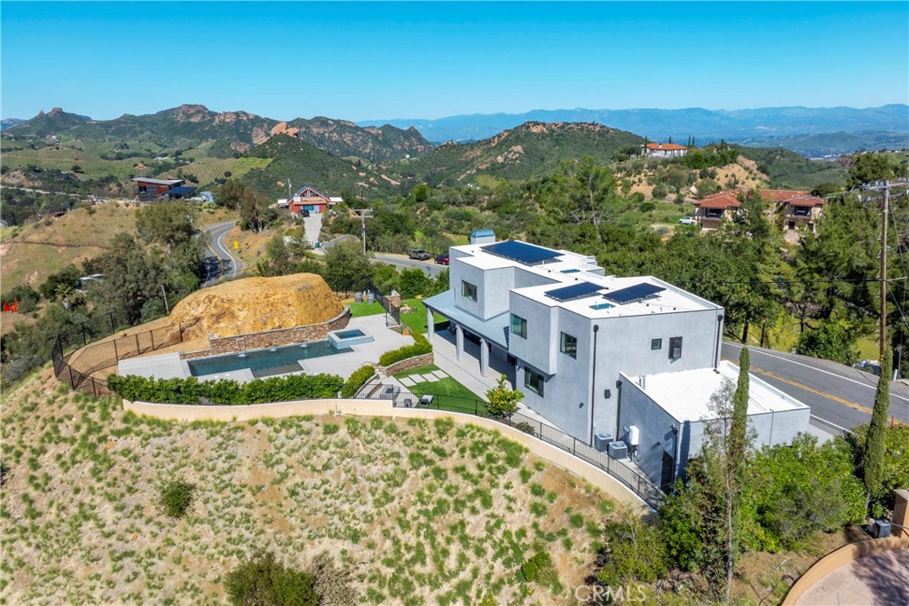 717 Latigo Canyon Road Malibu, CA 90265 - Photo 36 of 42