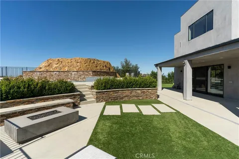 $3,295,000 | 717 Latigo Canyon Road, Malibu, CA 90265