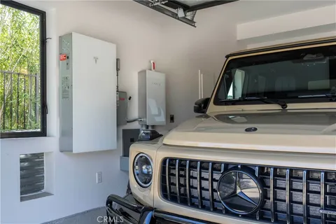 $3,295,000 | 717 Latigo Canyon Road, Malibu, CA 90265