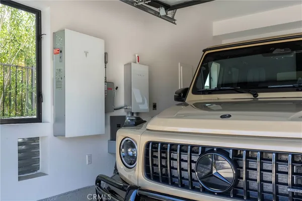 $3,295,000 | 717 Latigo Canyon Road, Malibu, CA 90265