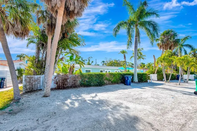 $845,000 | 207 75th Street, Unit E, Bradenton Beach, FL 34217