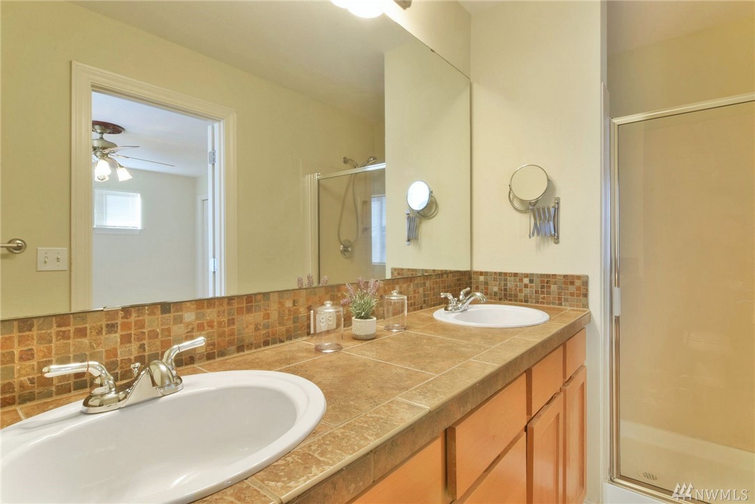24061 40th Lane Southeast Bothell, WA 98021 - Photo 15 of 23