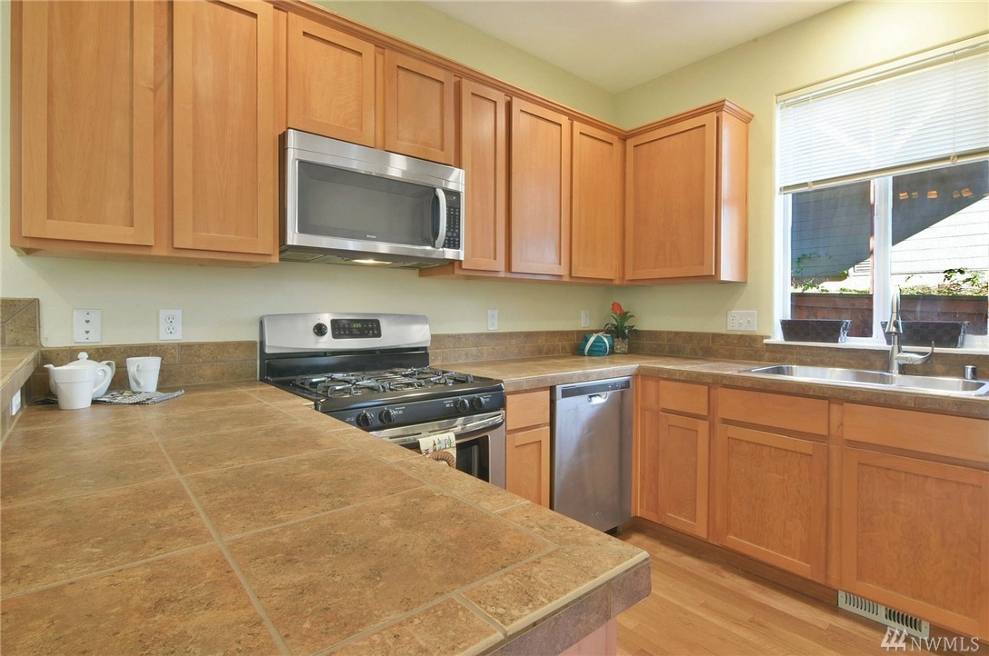24061 40th Lane Southeast Bothell, WA 98021 - Photo 9 of 23