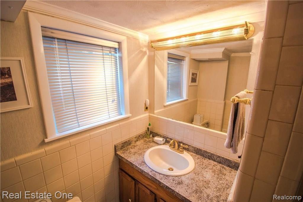 590 Lehigh Road Rochester Hills, MI 48307 - Photo 30 of 37