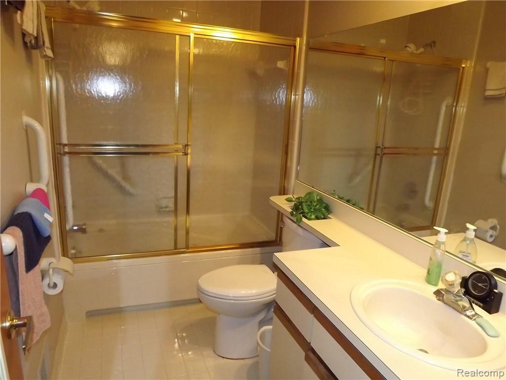 2168 London Bridge Drive, Unit 53 Rochester Hills, MI 48307 - Photo 10 of 17