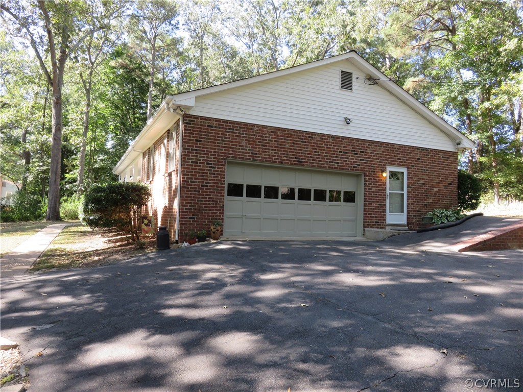 1206 Hatteras Road Sandston, VA 23150 - Photo 6 of 49 Gallery Image 6
