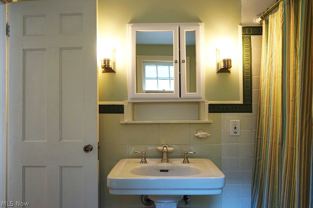 3339 Lansmere Road Shaker Heights, OH 44122 - Photo 16 of 20 Gallery Image 16