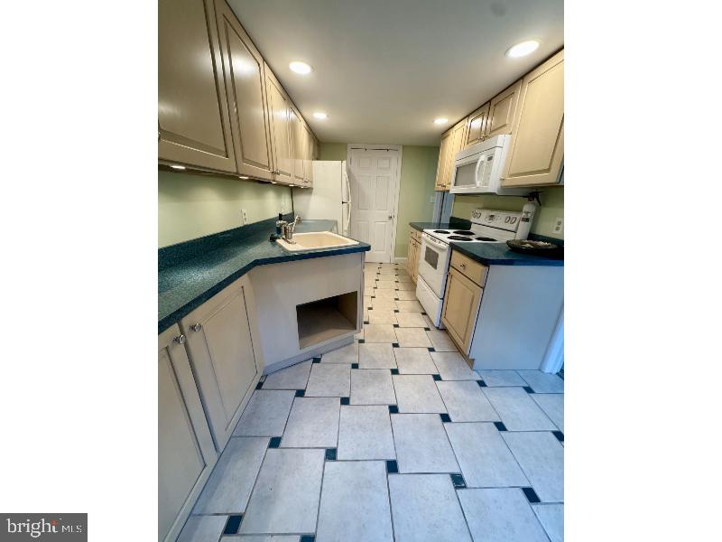 1000 Country Club Road, Unit 19 York, PA 17403 - Photo 12 of 27 Gallery Image 12