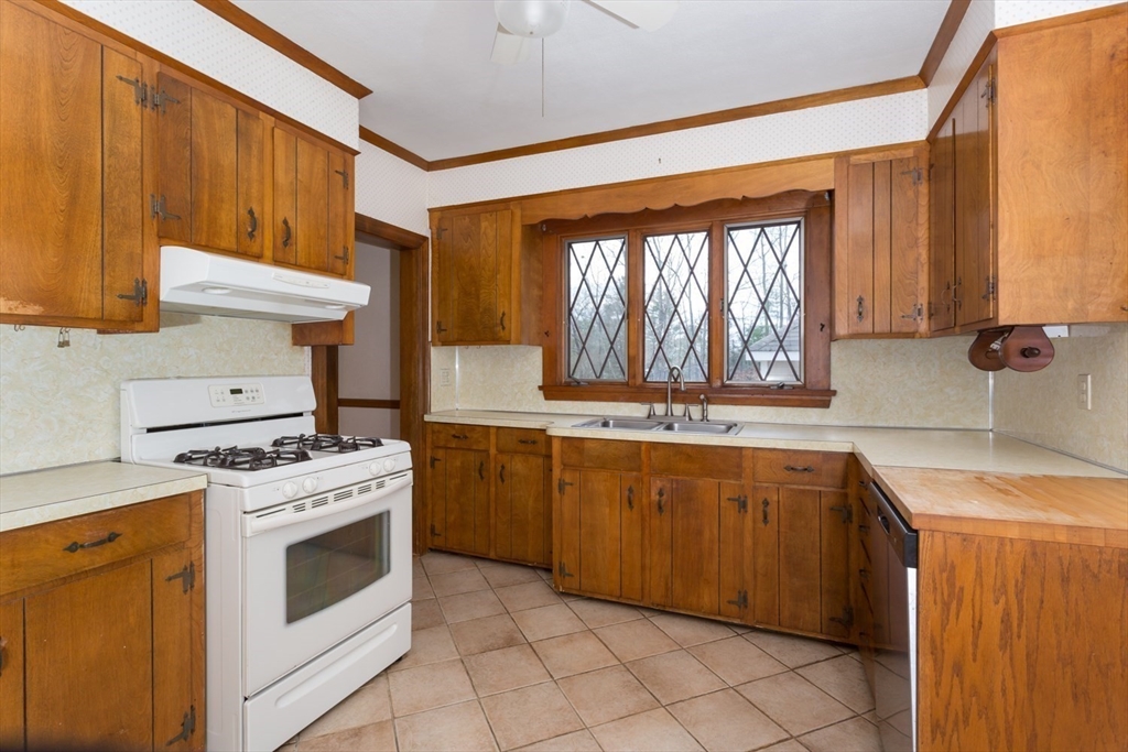 32 Farrington Street Franklin, MA 02038 - Photo 16 of 42