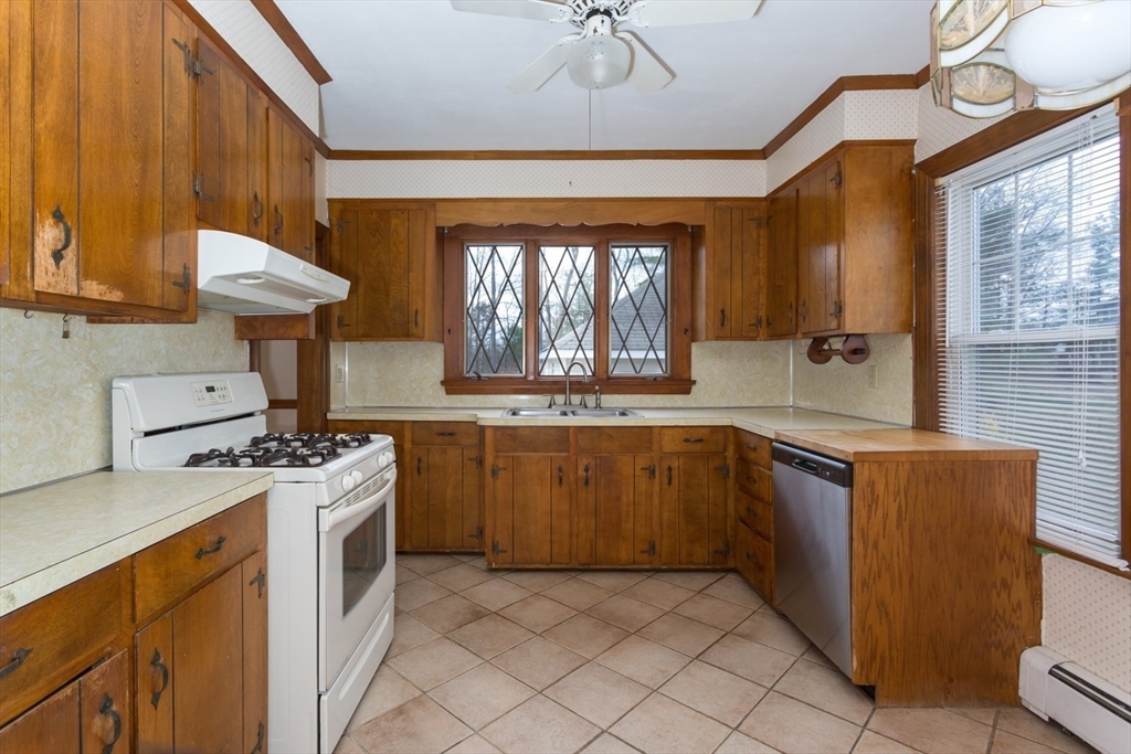 32 Farrington Street Franklin, MA 02038 - Photo 17 of 42