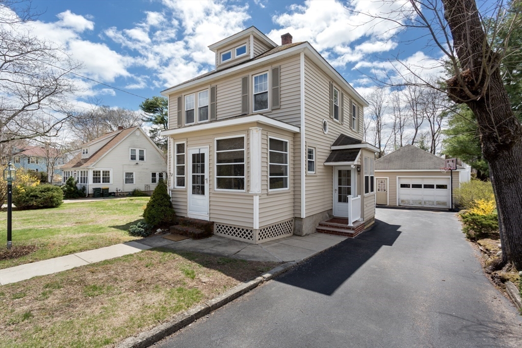 32 Farrington Street Franklin, MA 02038 - Photo 3 of 42