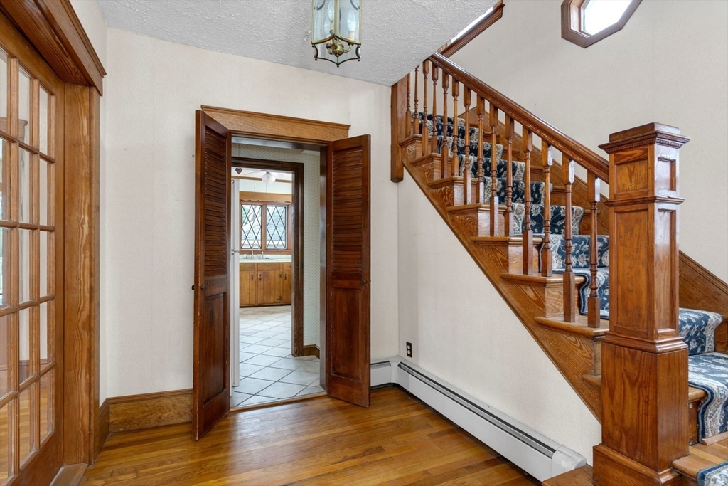 32 Farrington Street Franklin, MA 02038 - Photo 6 of 42
