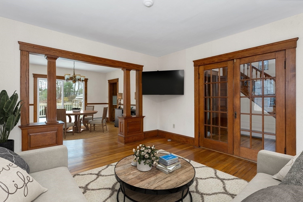 32 Farrington Street Franklin, MA 02038 - Photo 7 of 42