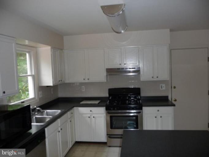 18 Middlebridge Court Silver Spring, MD 20906 - Photo 7 of 23 Kitchen #2