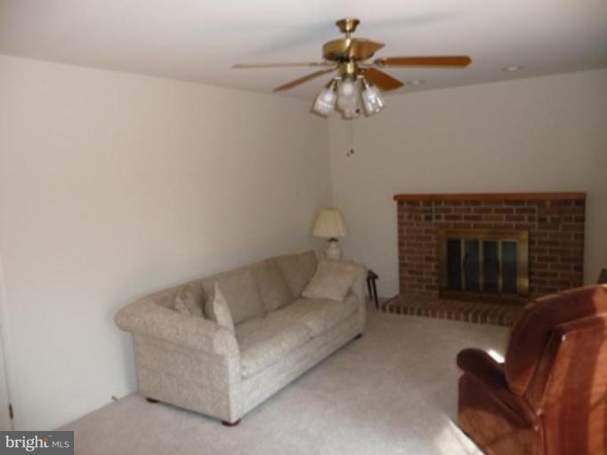 18 Middlebridge Court Silver Spring, MD 20906 - Photo 9 of 23 Family Room #2