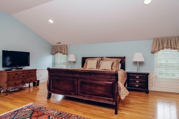 27 Colonial Road Milton, MA 02186 - Photo 14 of 24 Gallery Image 14
