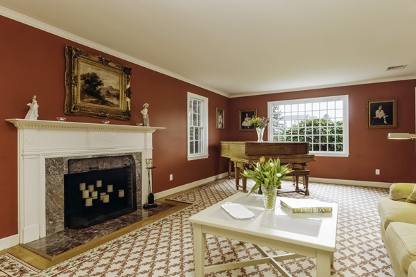 27 Colonial Road Milton, MA 02186 - Photo 2 of 24 Gallery Image 2