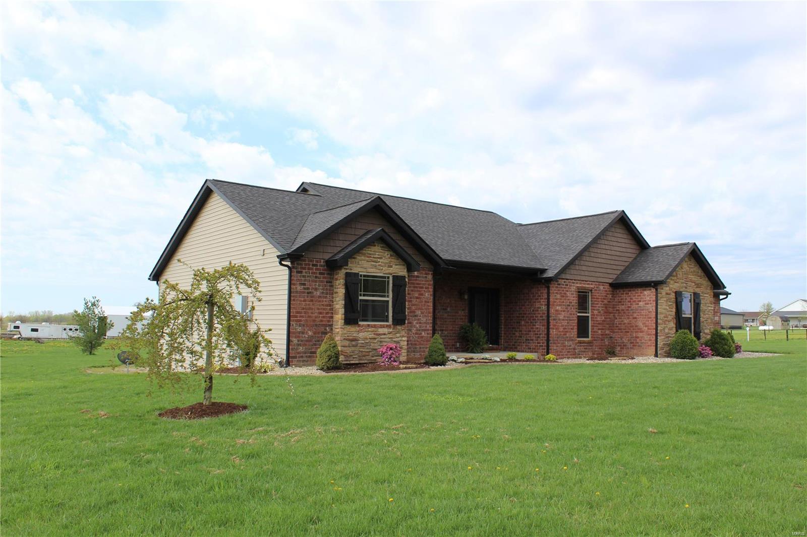 8984 East Kirsch Road Troy, IL 62294 - Photo 3 of 89