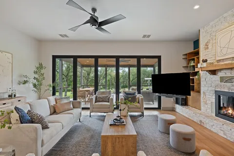$1,225,000 | 9207 Claxton Drive, Austin, TX 78736