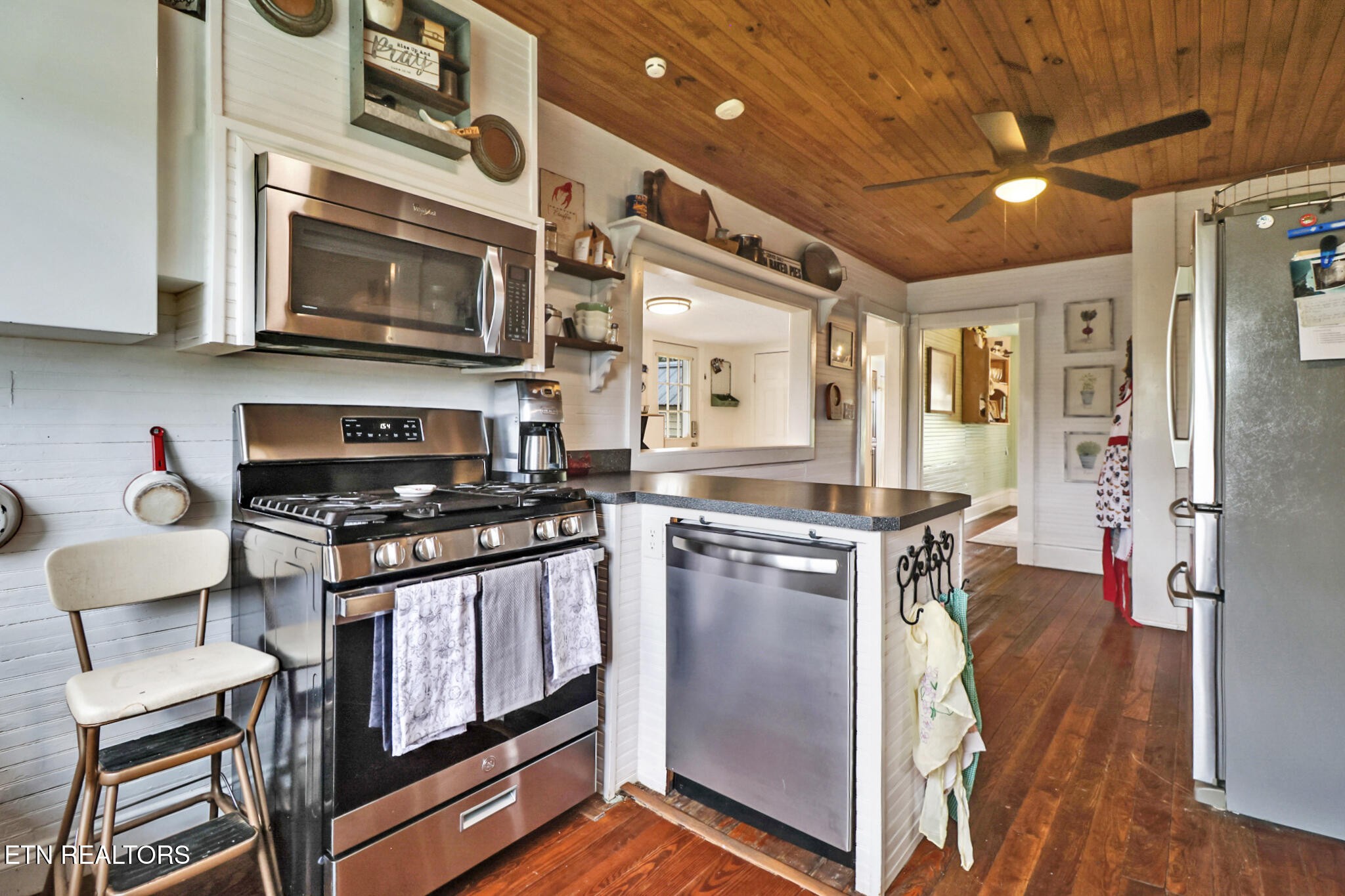 9988 Upper East Valley Road Pikeville, TN 37367 - Photo 11 of 56