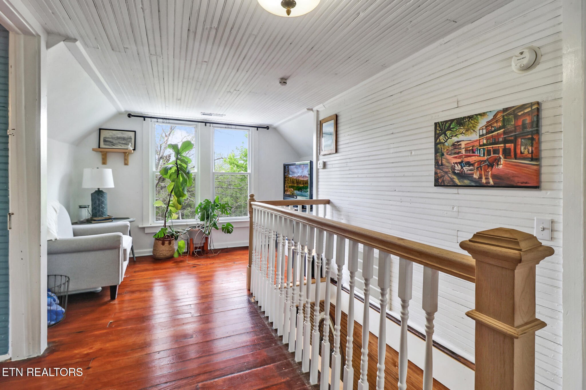 9988 Upper East Valley Road Pikeville, TN 37367 - Photo 15 of 56