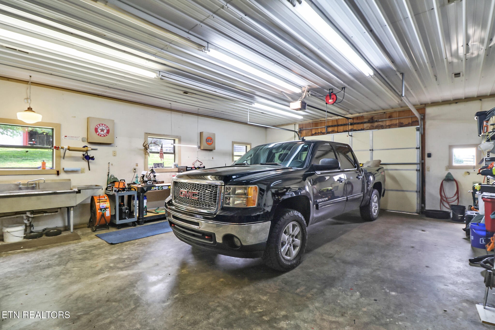 9988 Upper East Valley Road Pikeville, TN 37367 - Photo 40 of 56