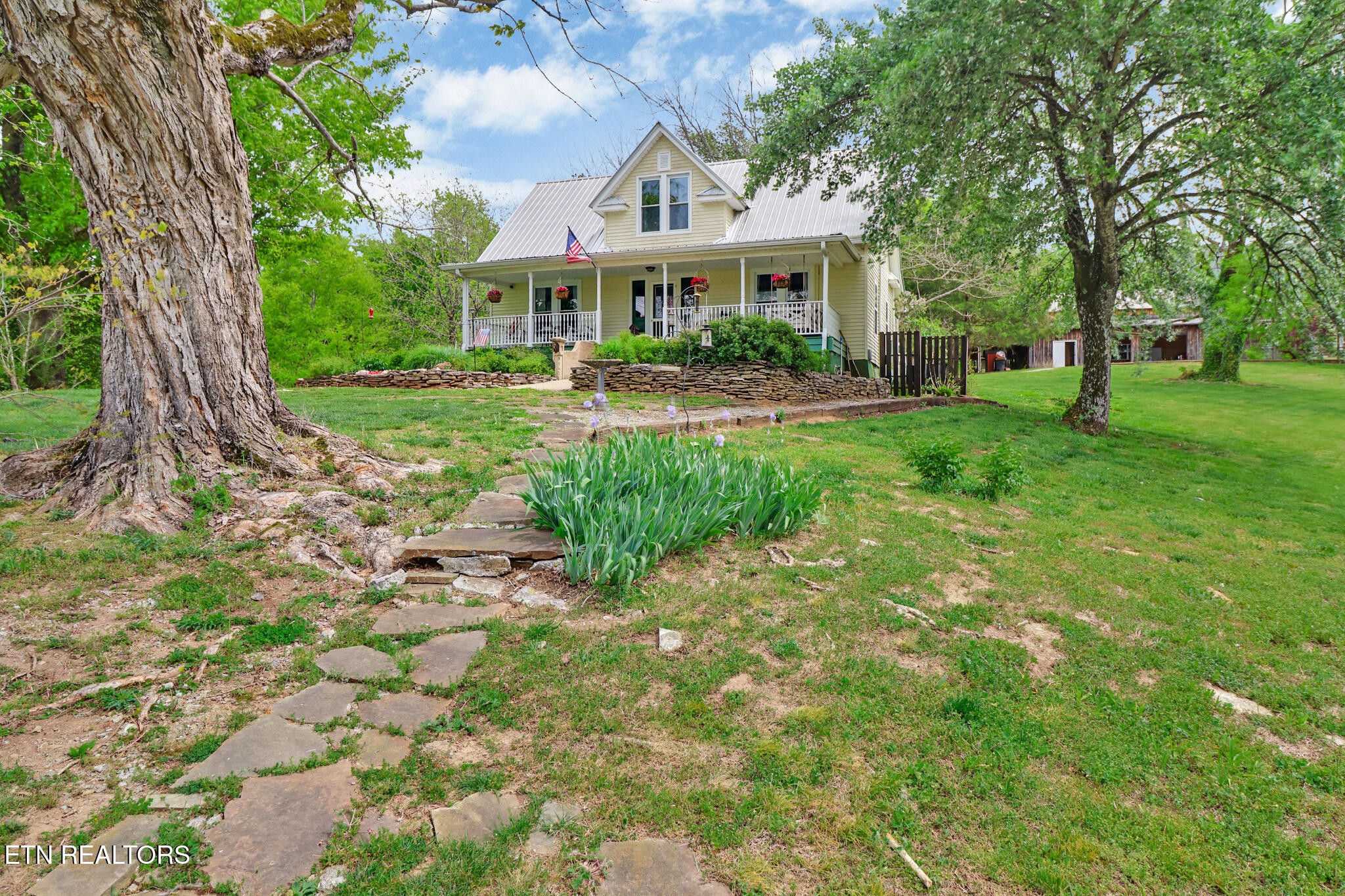 9988 Upper East Valley Road Pikeville, TN 37367 - Photo 51 of 56