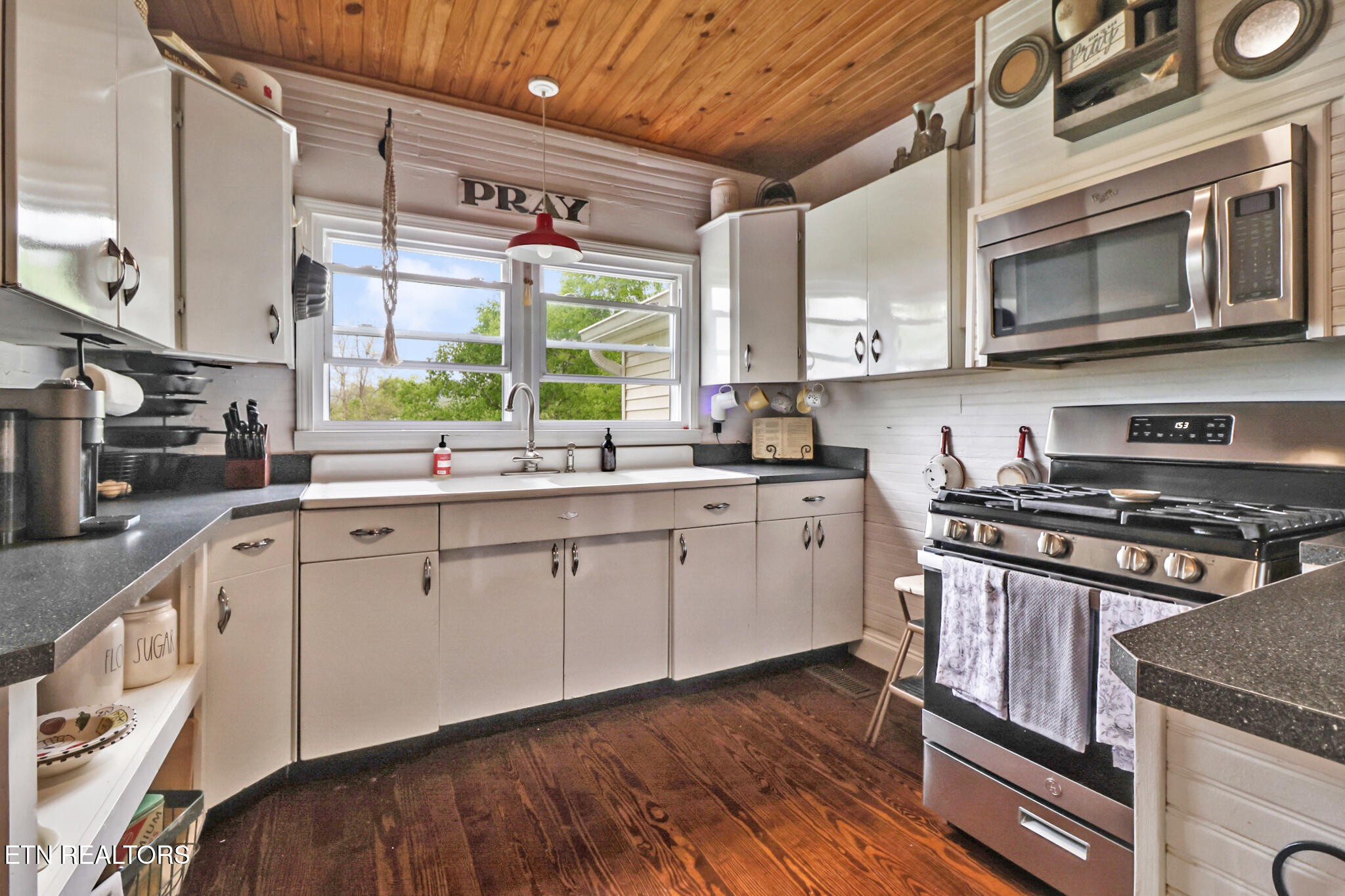 9988 Upper East Valley Road Pikeville, TN 37367 - Photo 10 of 56