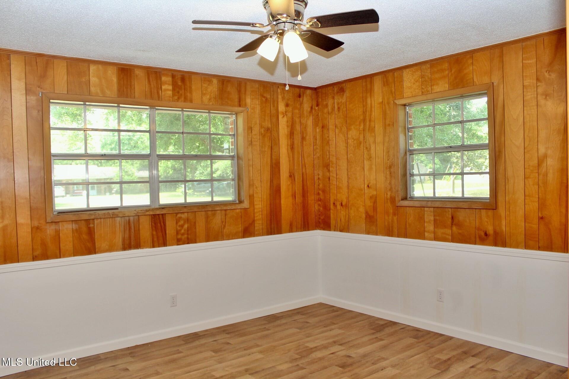 6908 Trehern Street Moss Point, MS 39563 - Photo 17 of 31 17-Master Bedroom