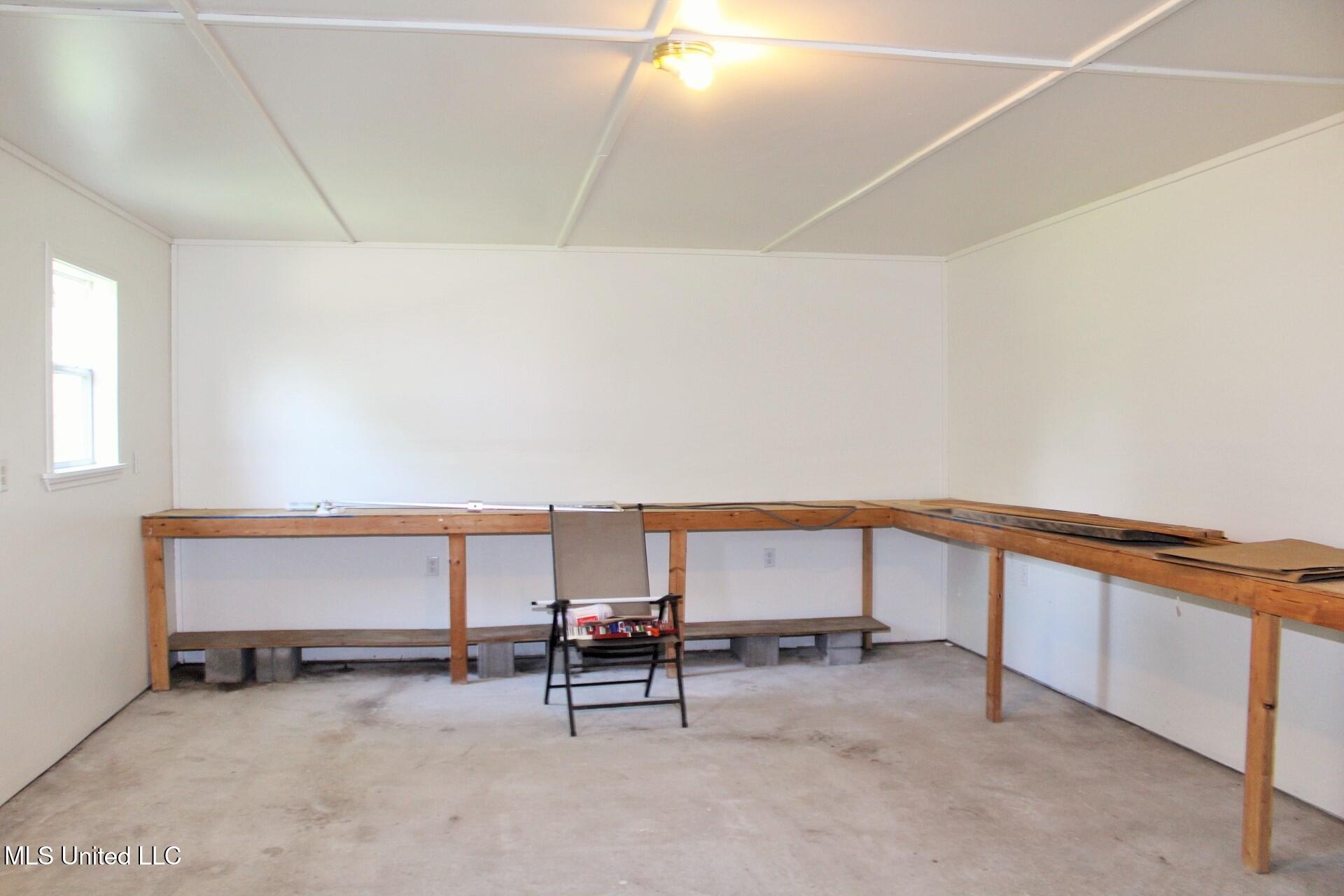 6908 Trehern Street Moss Point, MS 39563 - Photo 28 of 31 28-Workshop