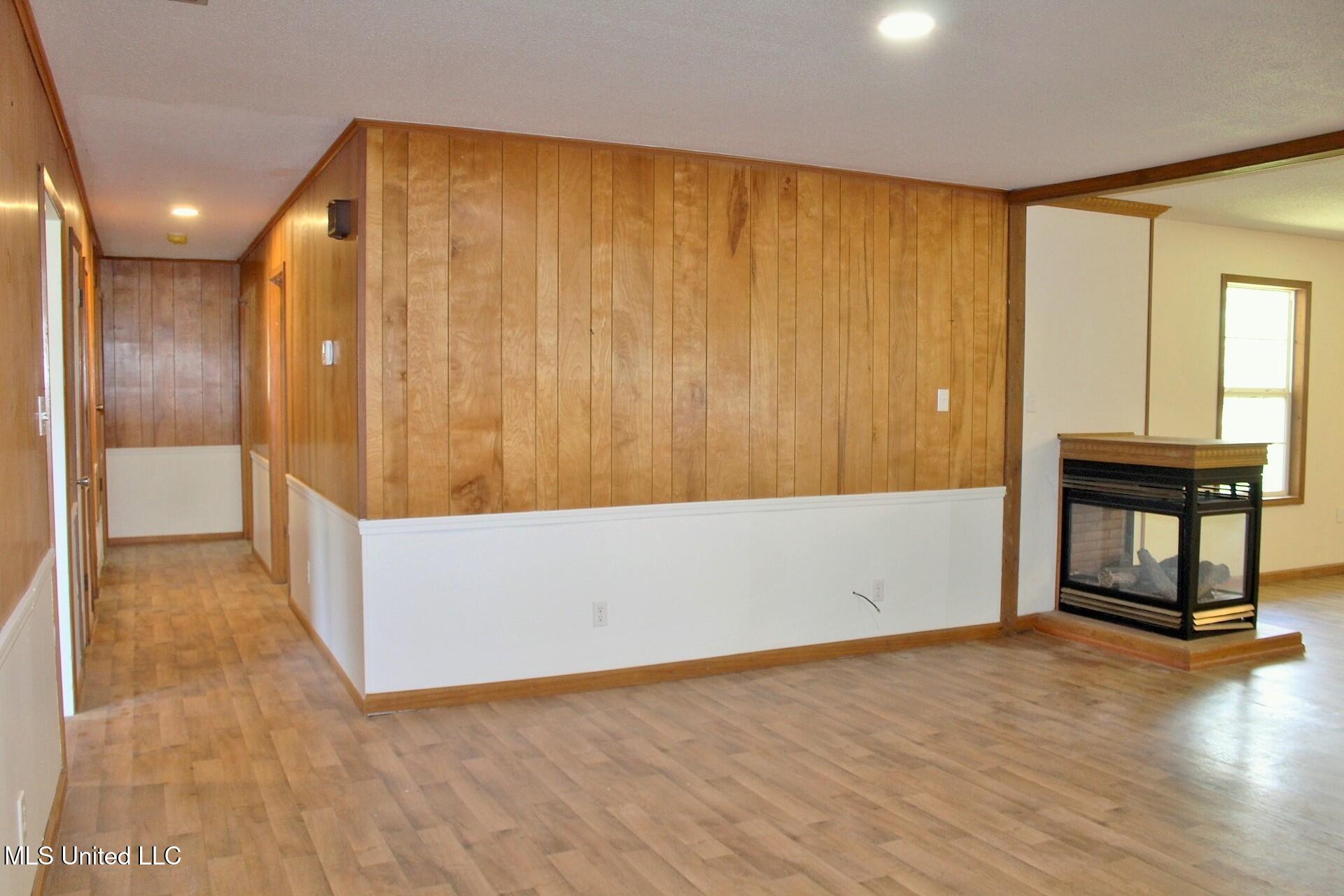 6908 Trehern Street Moss Point, MS 39563 - Photo 8 of 31 8-Den