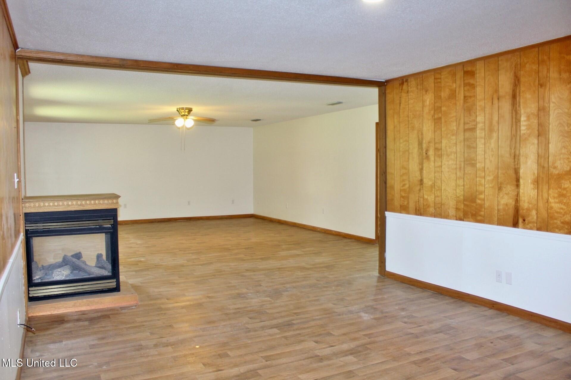6908 Trehern Street Moss Point, MS 39563 - Photo 9 of 31 9-Den