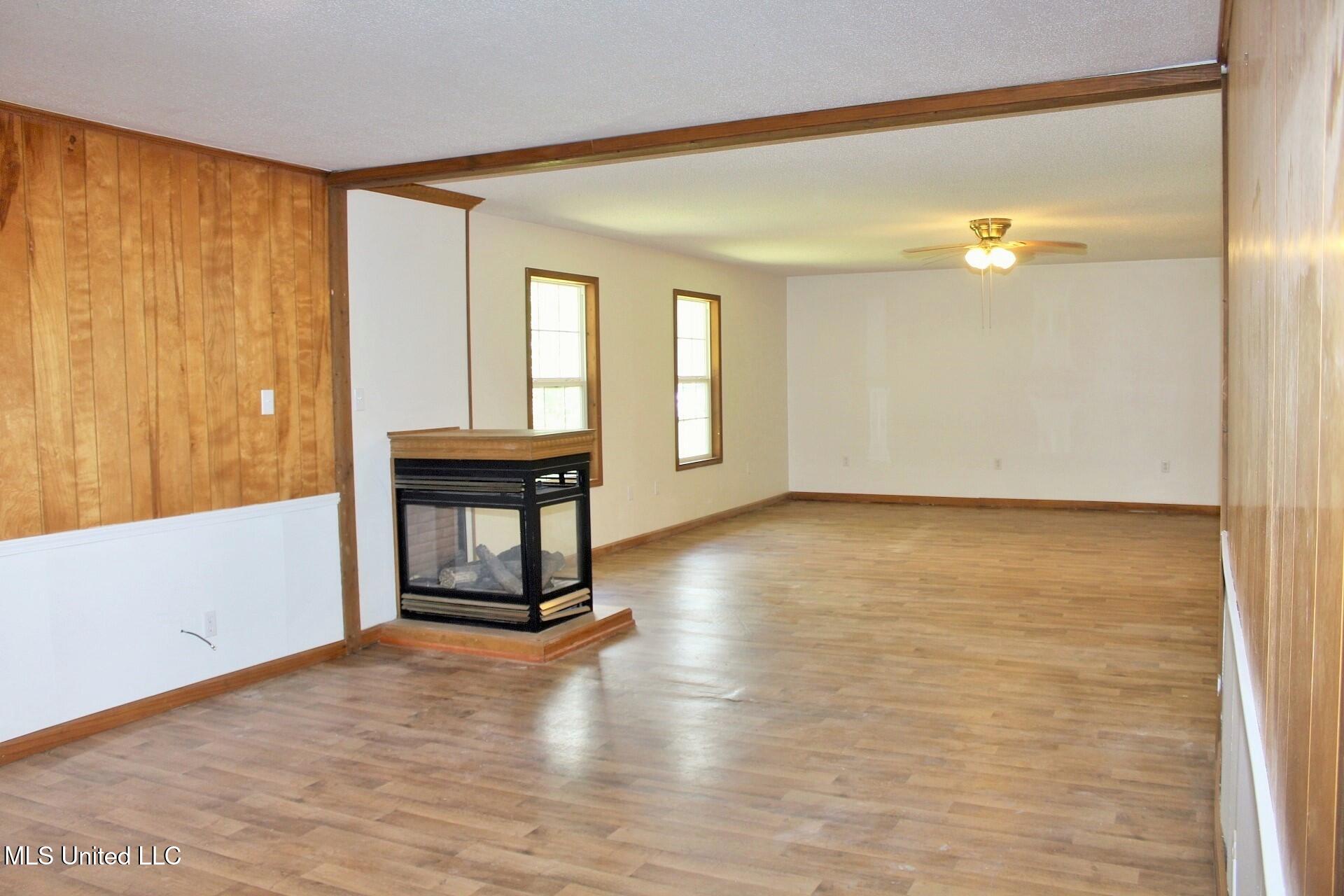 6908 Trehern Street Moss Point, MS 39563 - Photo 10 of 31 10-Den
