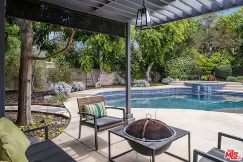 $1,749,000 | 4910 Abbeyville Avenue, Woodland Hills, CA 91364