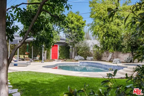 $1,749,000 | 4910 Abbeyville Avenue, Woodland Hills, CA 91364