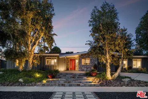 $1,749,000 | 4910 Abbeyville Avenue, Woodland Hills, CA 91364