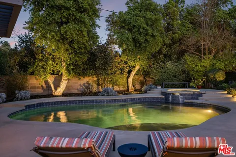 $1,749,000 | 4910 Abbeyville Avenue, Woodland Hills, CA 91364