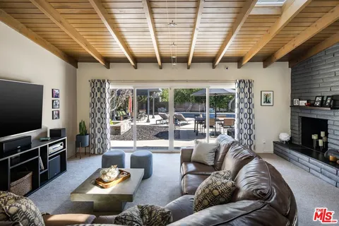 $1,749,000 | 4910 Abbeyville Avenue, Woodland Hills, CA 91364