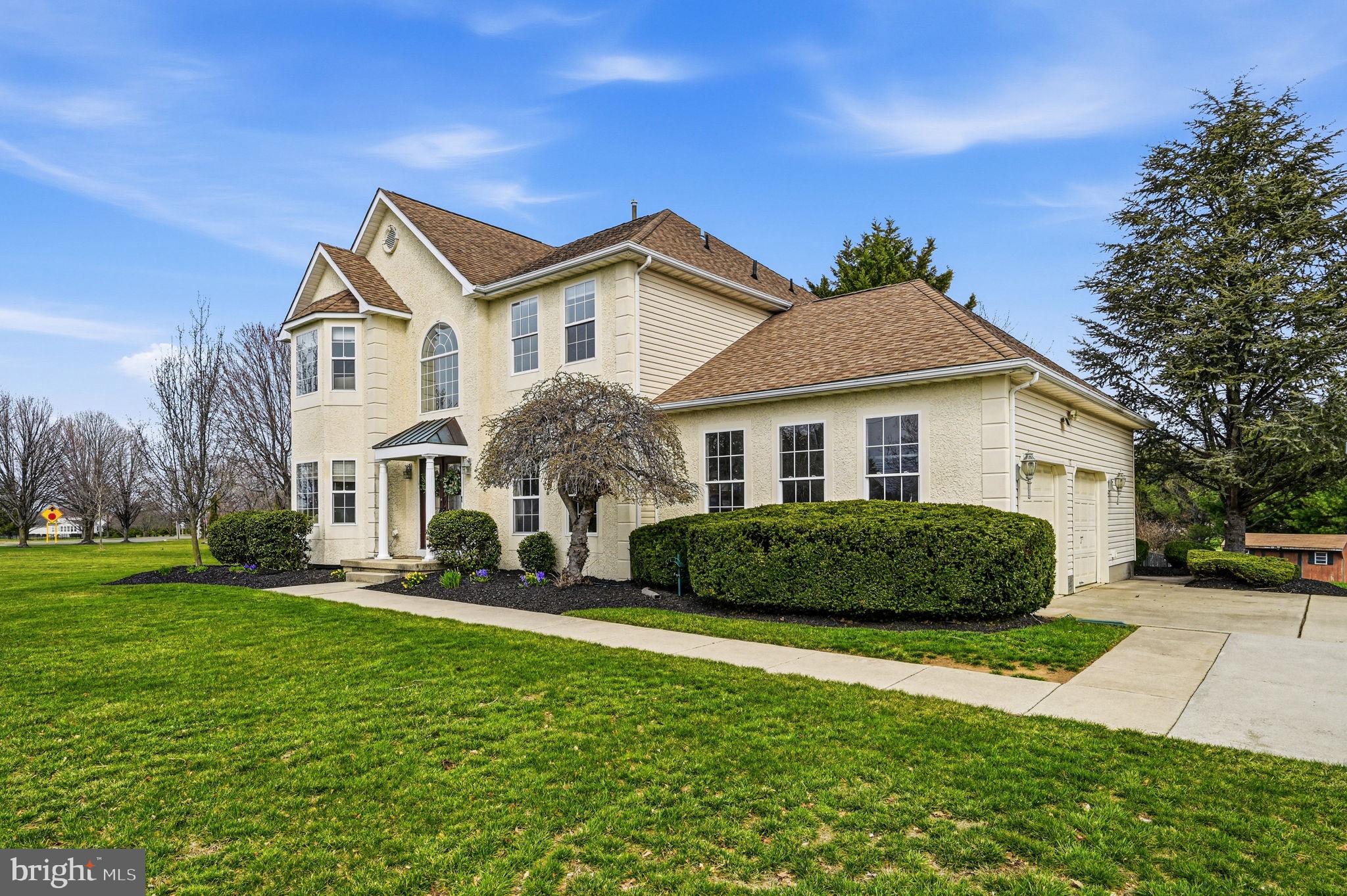 17 Polo Run Mickleton, NJ 08056 - Photo 7 of 66 Charming home with lush green lawn.